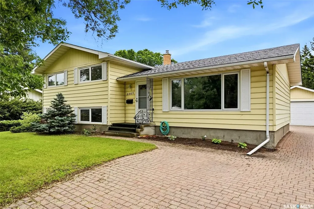 2305 Parliament Avenue Regina SK S4S 4G5