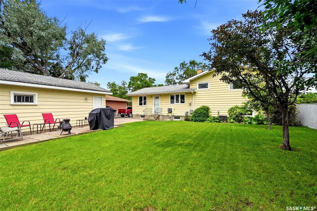 2305 Parliament Avenue Regina SK S4S 4G5