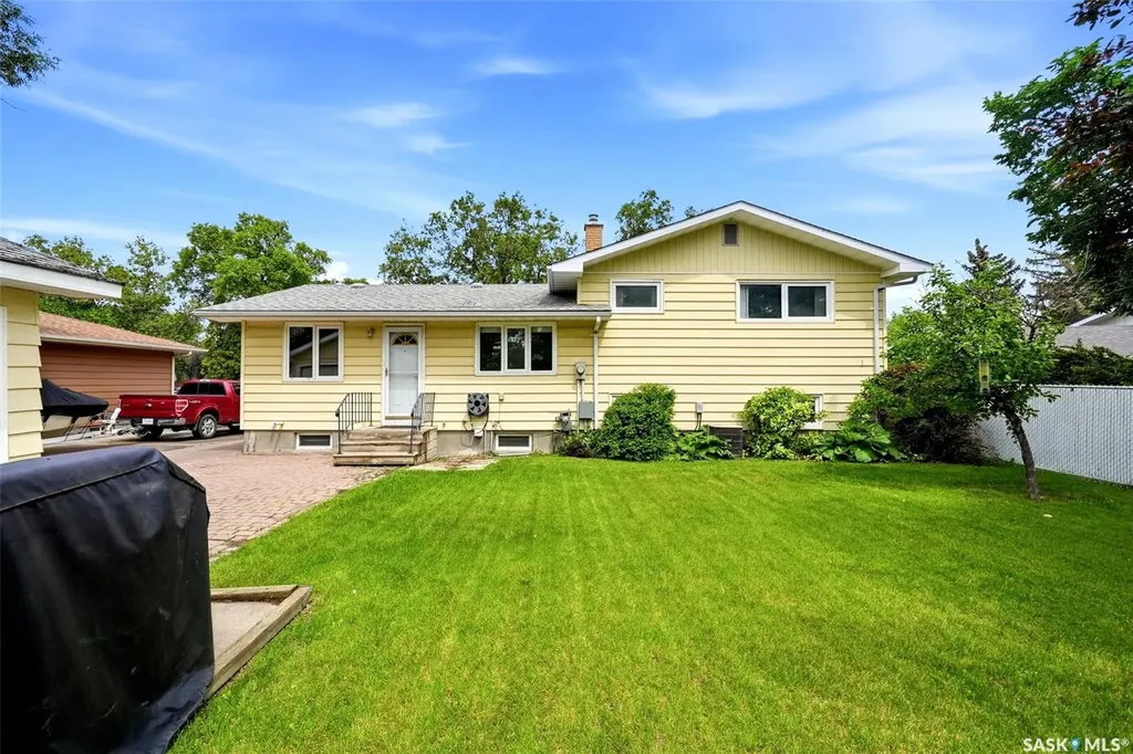 2305 Parliament Avenue Regina SK S4S 4G5