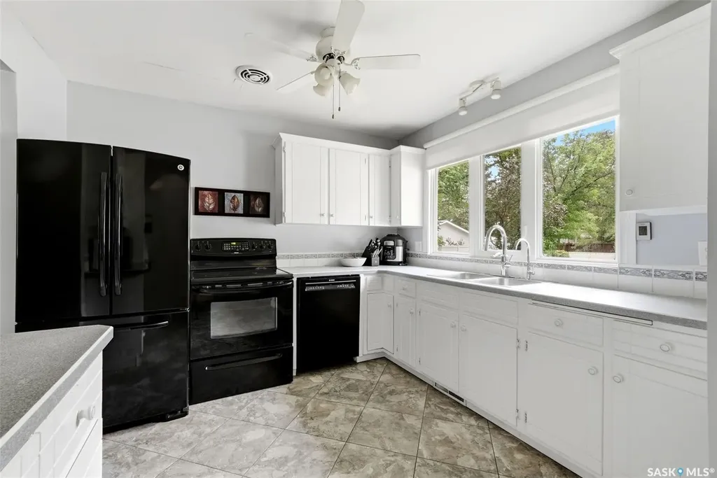 2305 Parliament Avenue Regina SK S4S 4G5