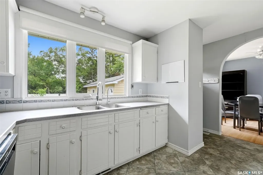 2305 Parliament Avenue Regina SK S4S 4G5