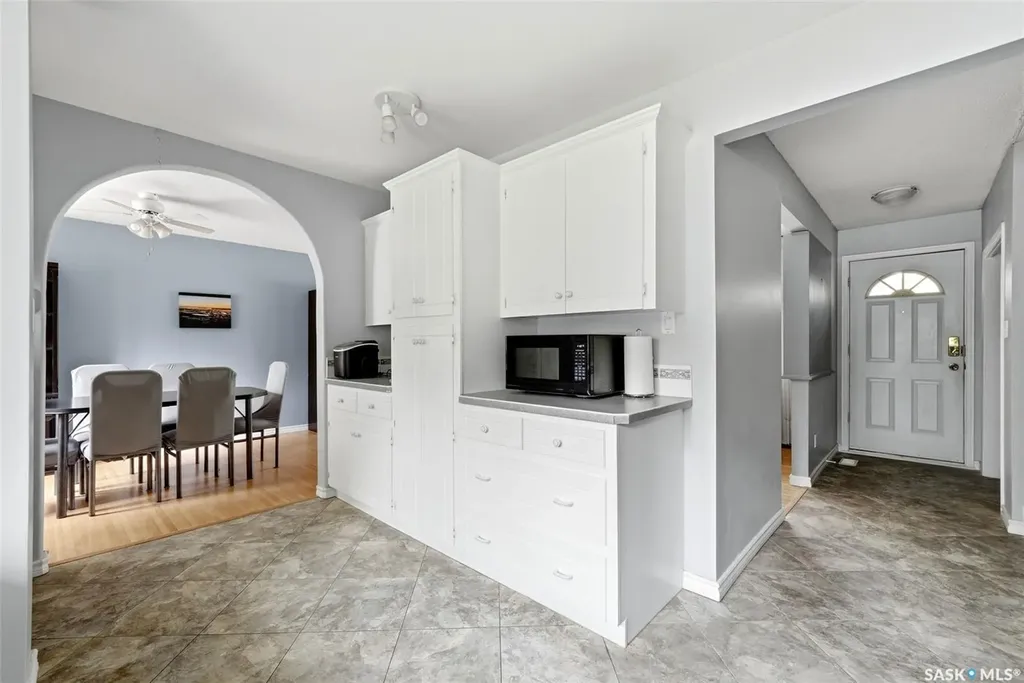 2305 Parliament Avenue Regina SK S4S 4G5