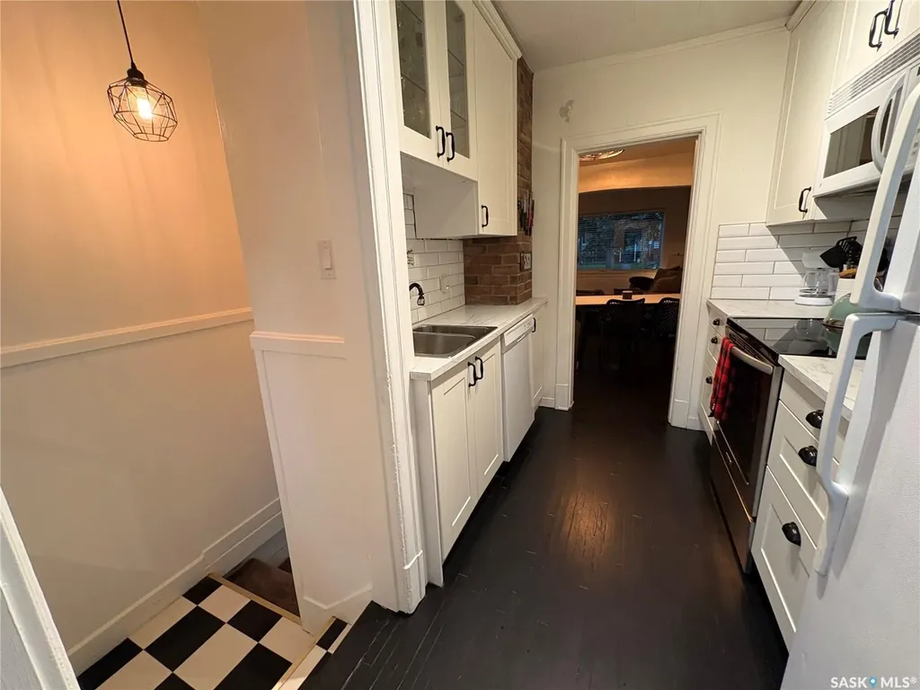 2458 Broder Street Regina SK S4N 3T2