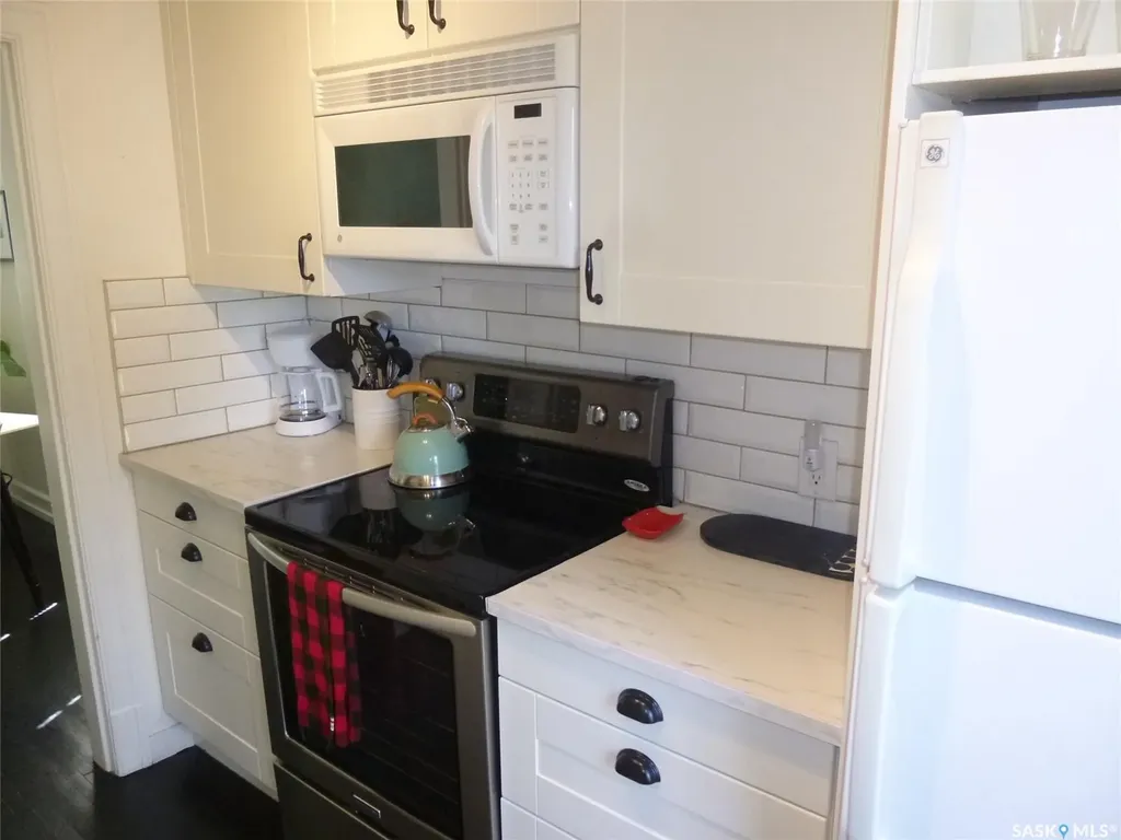 2458 Broder Street Regina SK S4N 3T2