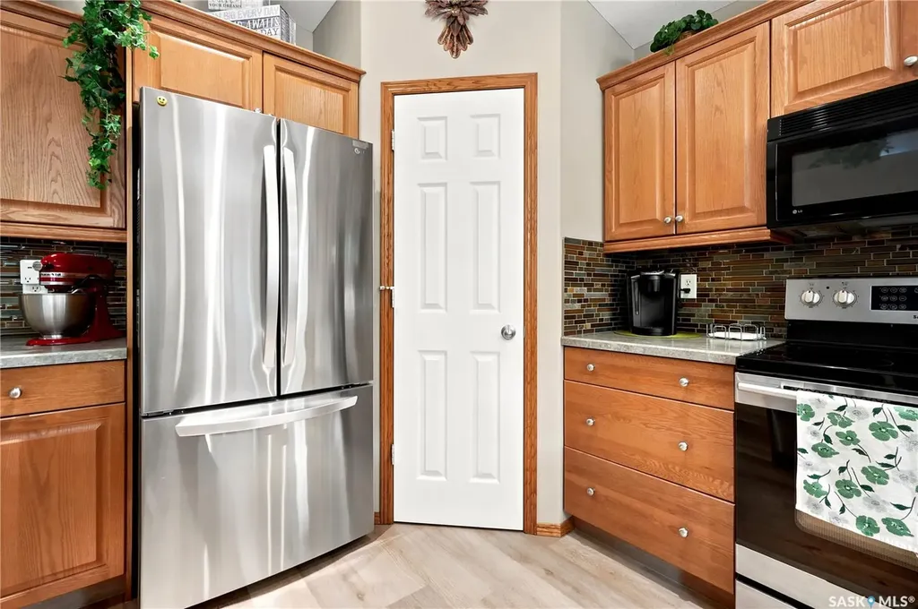 3039 Cranbourn Crescent Regina SK S4V 3B3