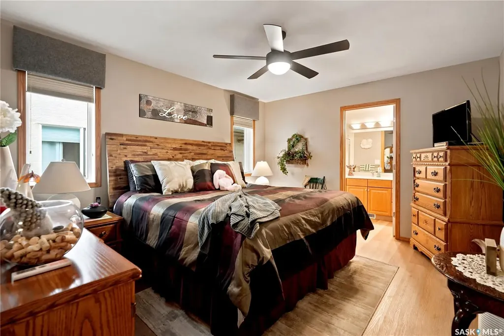 3039 Cranbourn Crescent Regina SK S4V 3B3