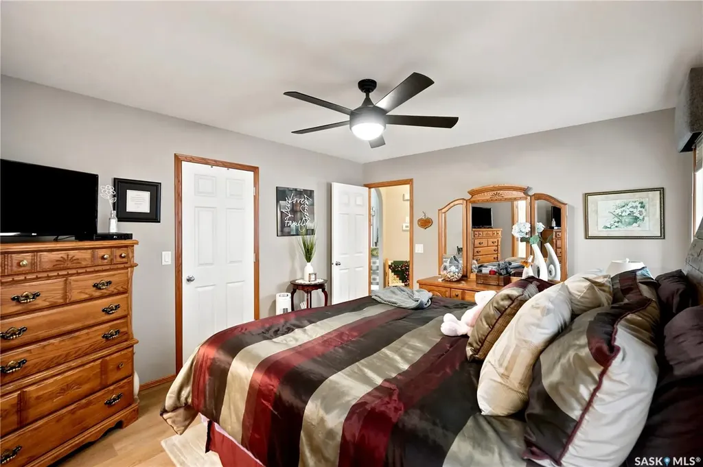 3039 Cranbourn Crescent Regina SK S4V 3B3
