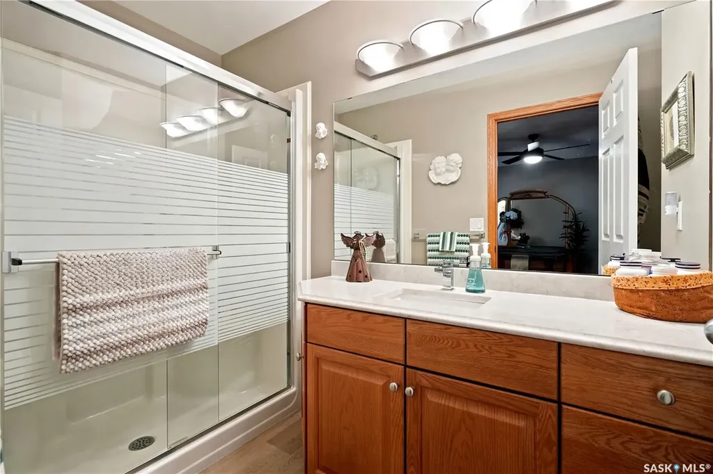 3039 Cranbourn Crescent Regina SK S4V 3B3