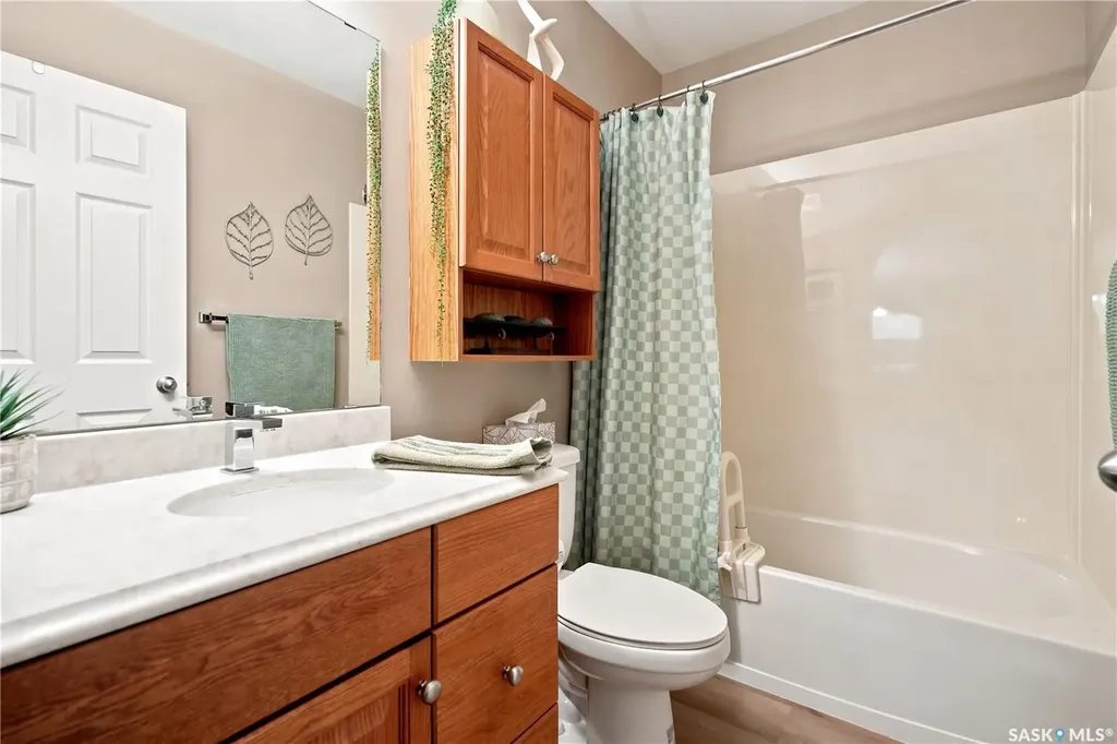 3039 Cranbourn Crescent Regina SK S4V 3B3