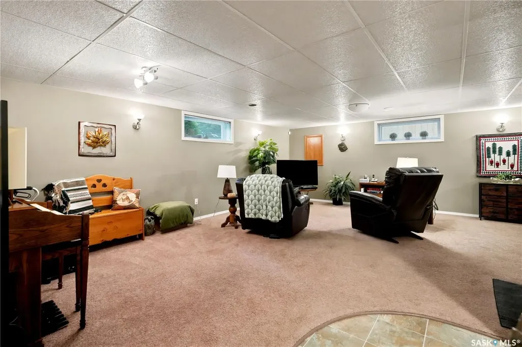 3039 Cranbourn Crescent Regina SK S4V 3B3