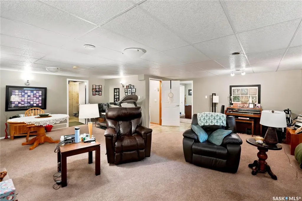 3039 Cranbourn Crescent Regina SK S4V 3B3