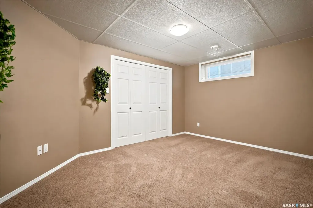 3039 Cranbourn Crescent Regina SK S4V 3B3