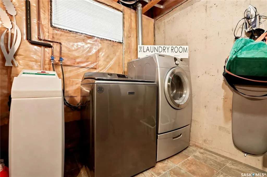 3039 Cranbourn Crescent Regina SK S4V 3B3