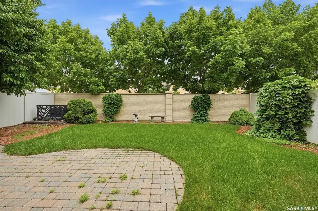 3039 Cranbourn Crescent Regina SK S4V 3B3
