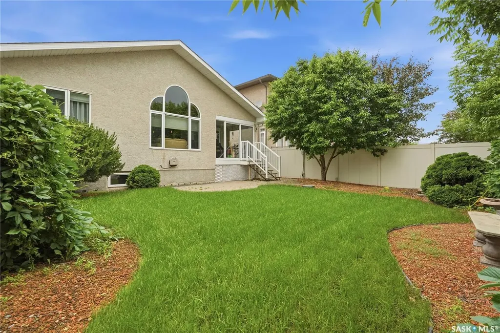 3039 Cranbourn Crescent Regina SK S4V 3B3
