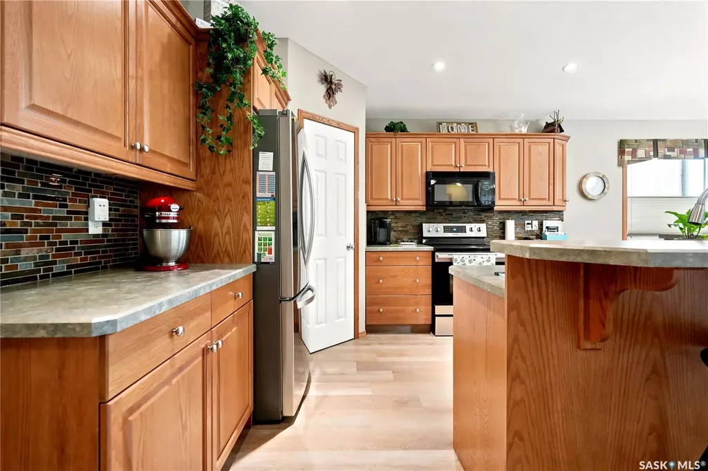 3039 Cranbourn Crescent Regina SK S4V 3B3