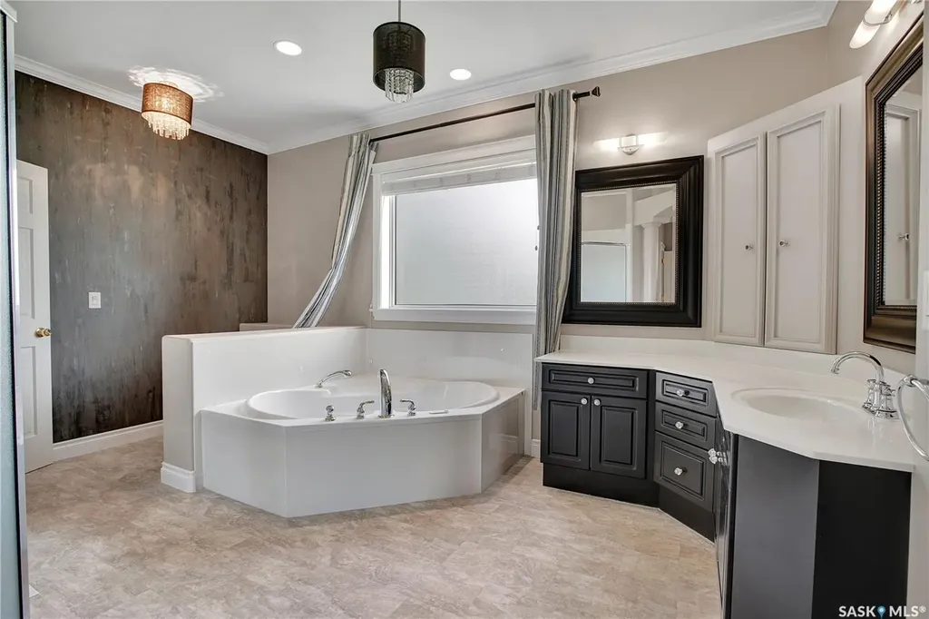 218 Horlick Crescent Saskatoon SK S7N 4R5