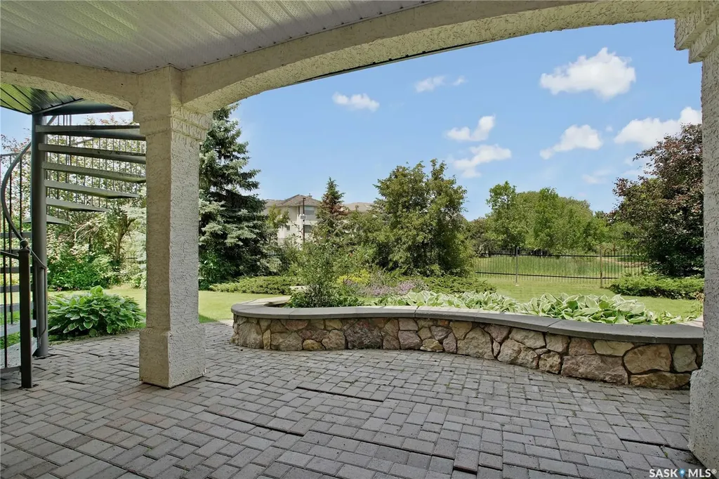 218 Horlick Crescent Saskatoon SK S7N 4R5
