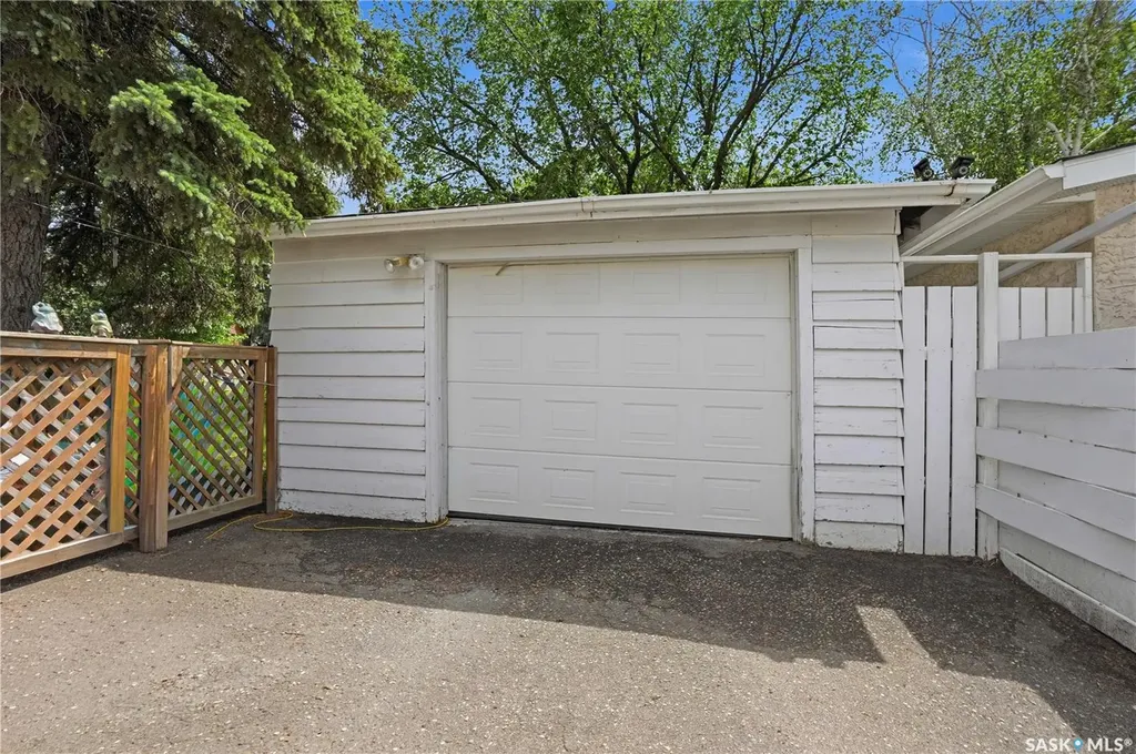 3815 Hill Avenue Regina SK S4S 0X4