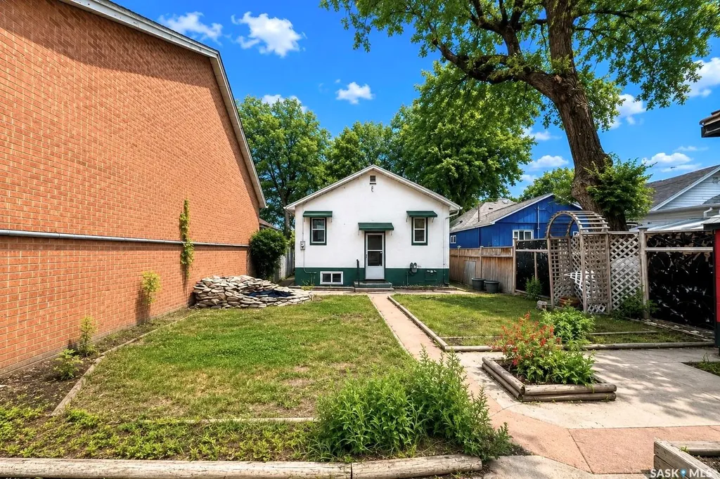 616 I Avenue S Saskatoon SK S7M 1Y8