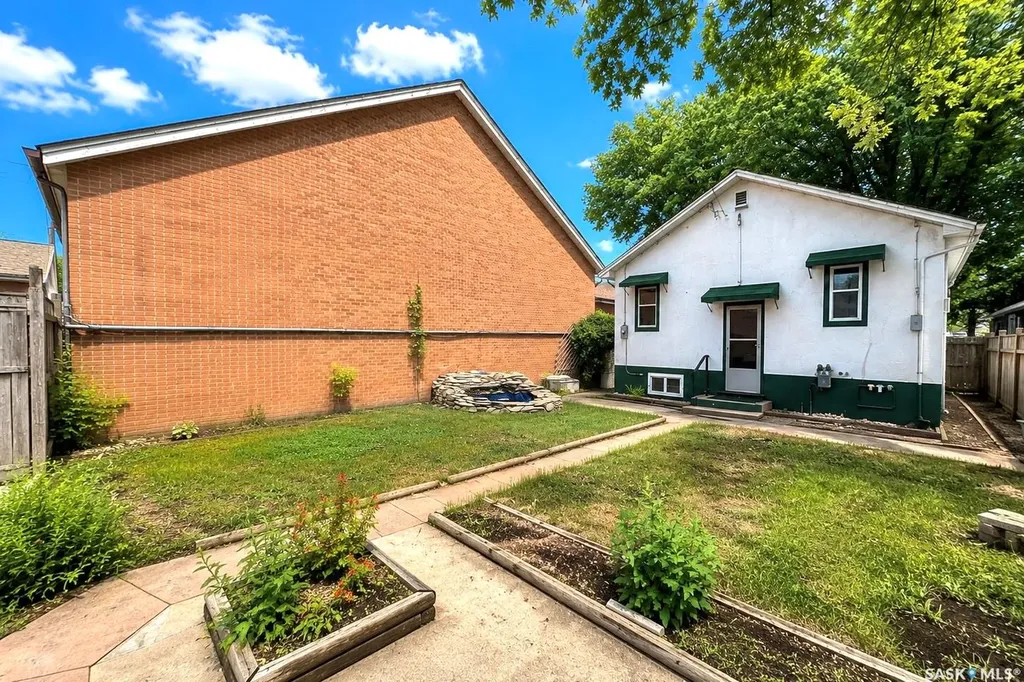 616 I Avenue S Saskatoon SK S7M 1Y8