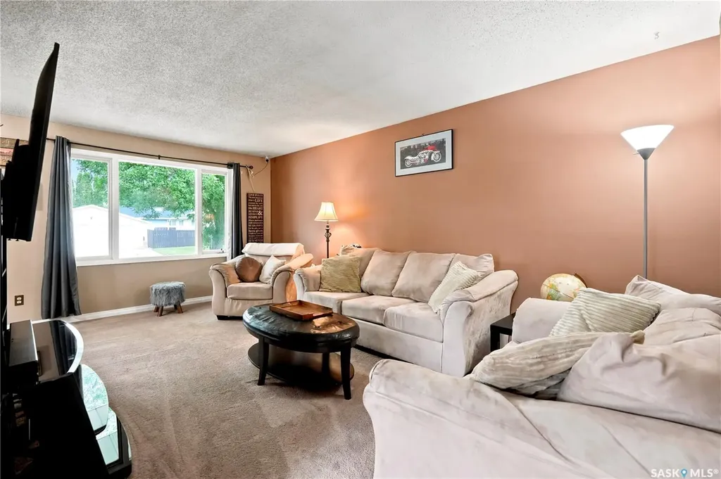 109 Church Drive Regina SK S4X 1L7
