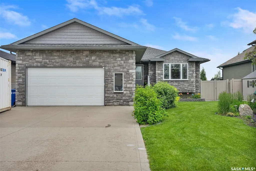 25 Emerald Hill Drive White City SK S4L 0B4