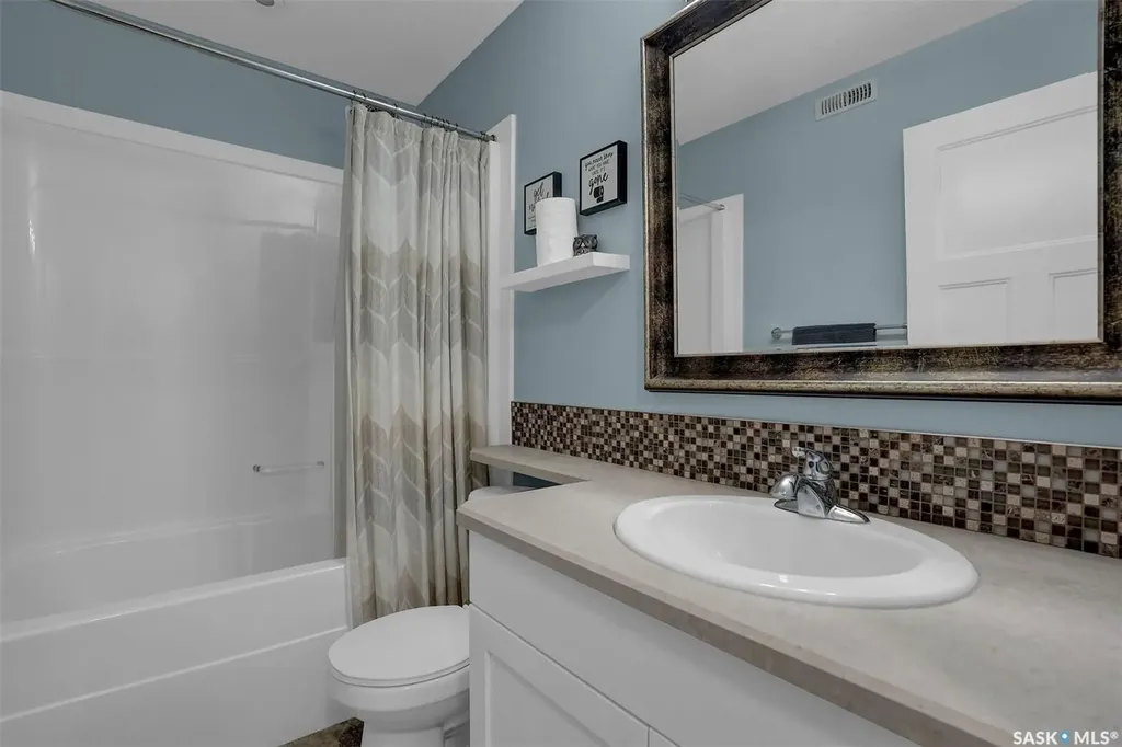25 Emerald Hill Drive White City SK S4L 0B4