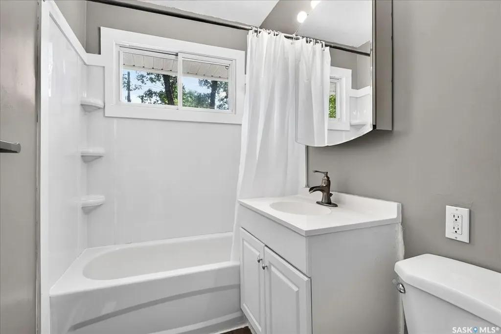 1837 Grant Drive Regina SK S4S 4V5