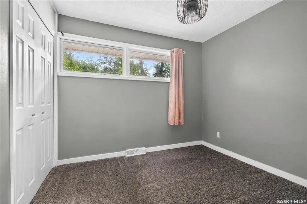 1837 Grant Drive Regina SK S4S 4V5