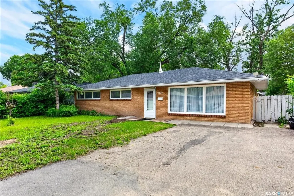 1837 Grant Drive Regina SK S4S 4V5