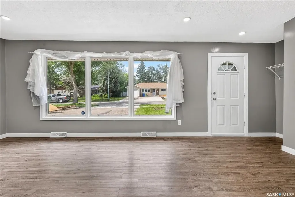 1837 Grant Drive Regina SK S4S 4V5