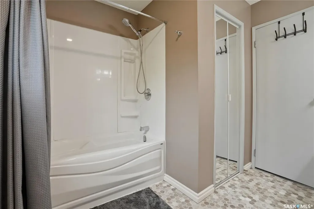 1811 Bowers Drive North Battleford SK S9A 3A3