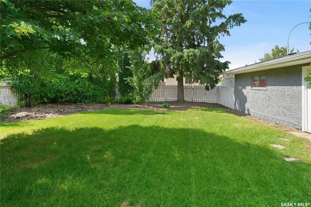 1811 Bowers Drive North Battleford SK S9A 3A3