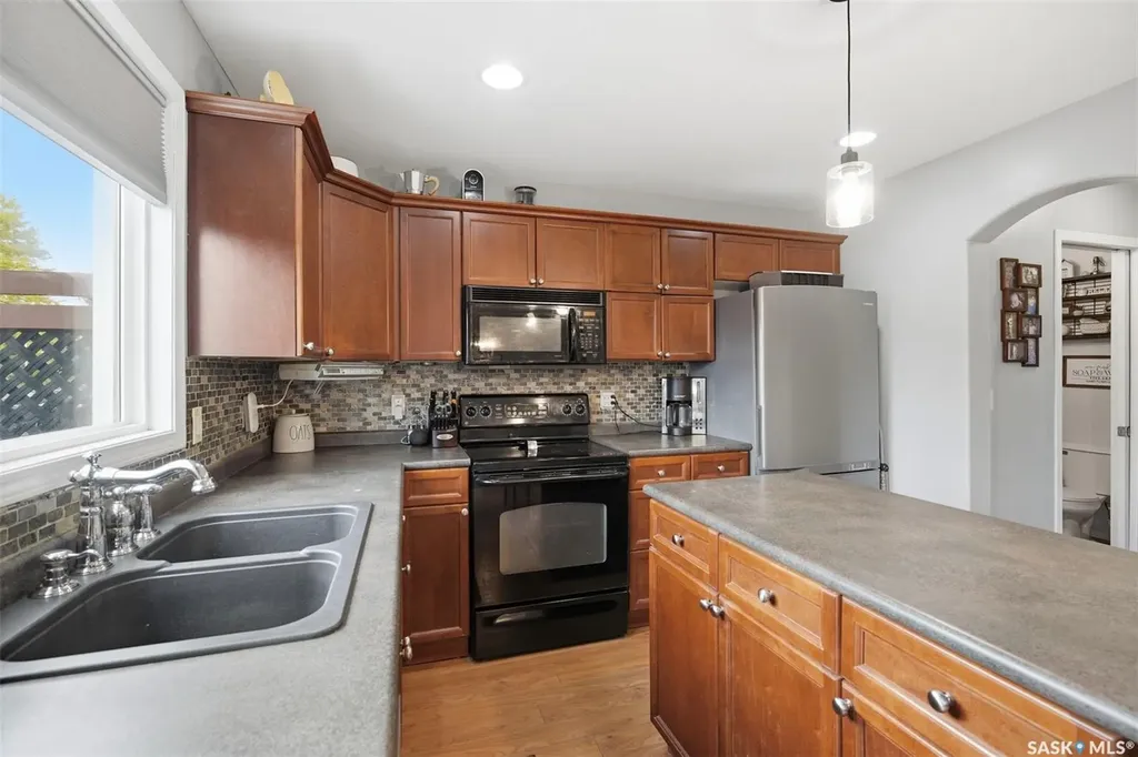 306 Denham Court Saskatoon SK S7K 1E5