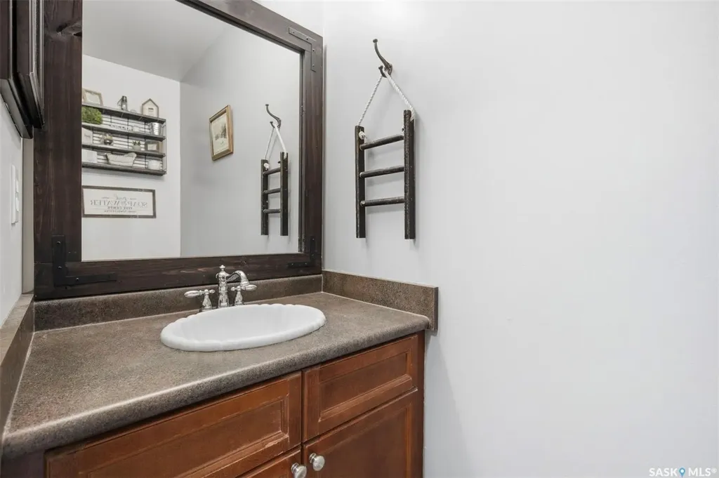 306 Denham Court Saskatoon SK S7K 1E5