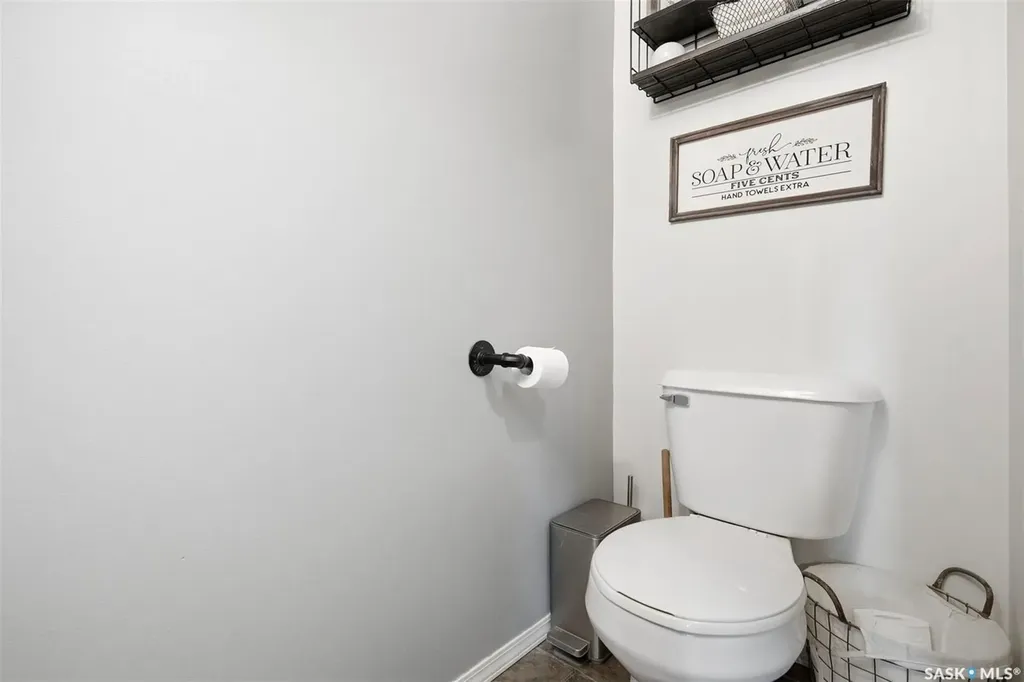 306 Denham Court Saskatoon SK S7K 1E5