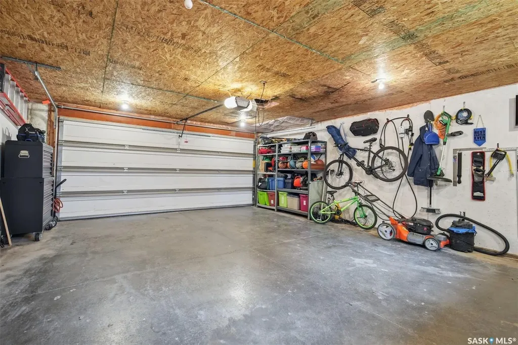 306 Denham Court Saskatoon SK S7K 1E5