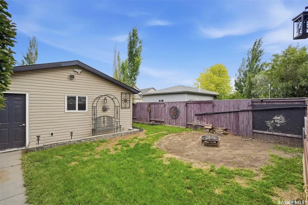 306 Denham Court Saskatoon SK S7K 1E5