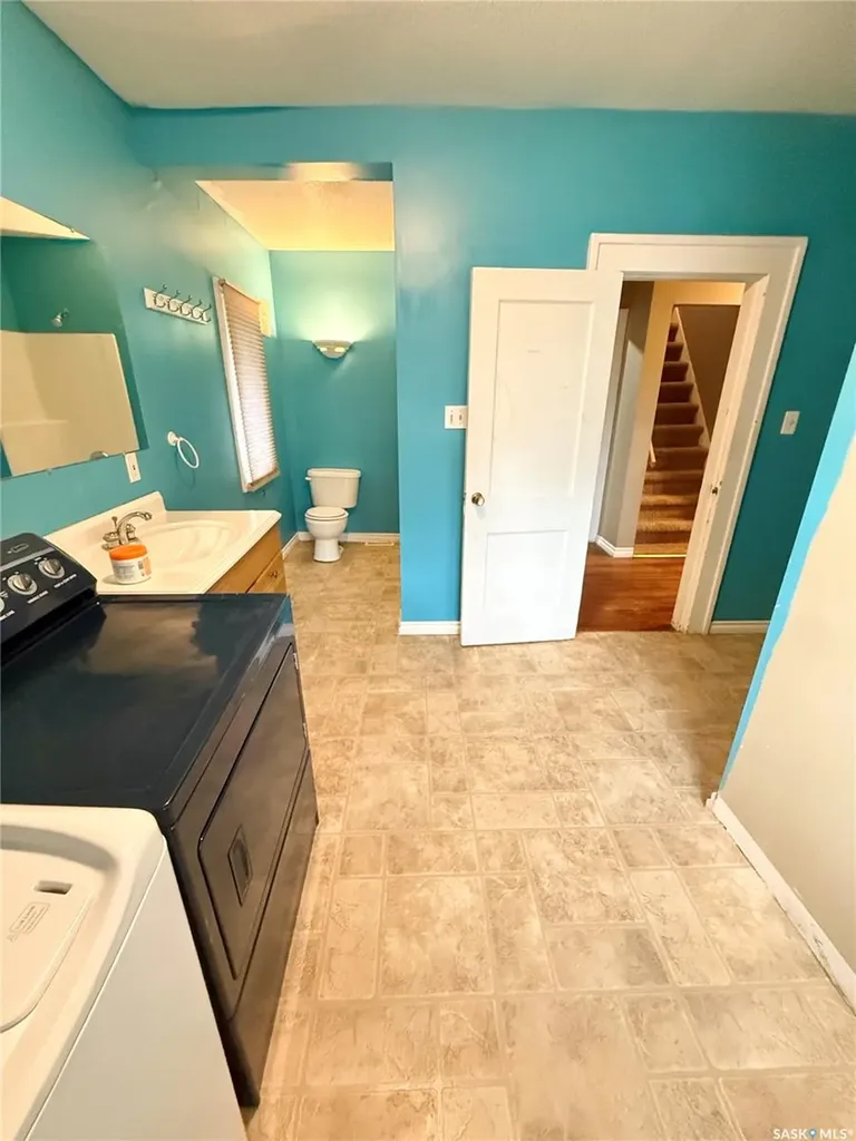 431 Qu'appelle Street Weyburn SK S4H 0R3