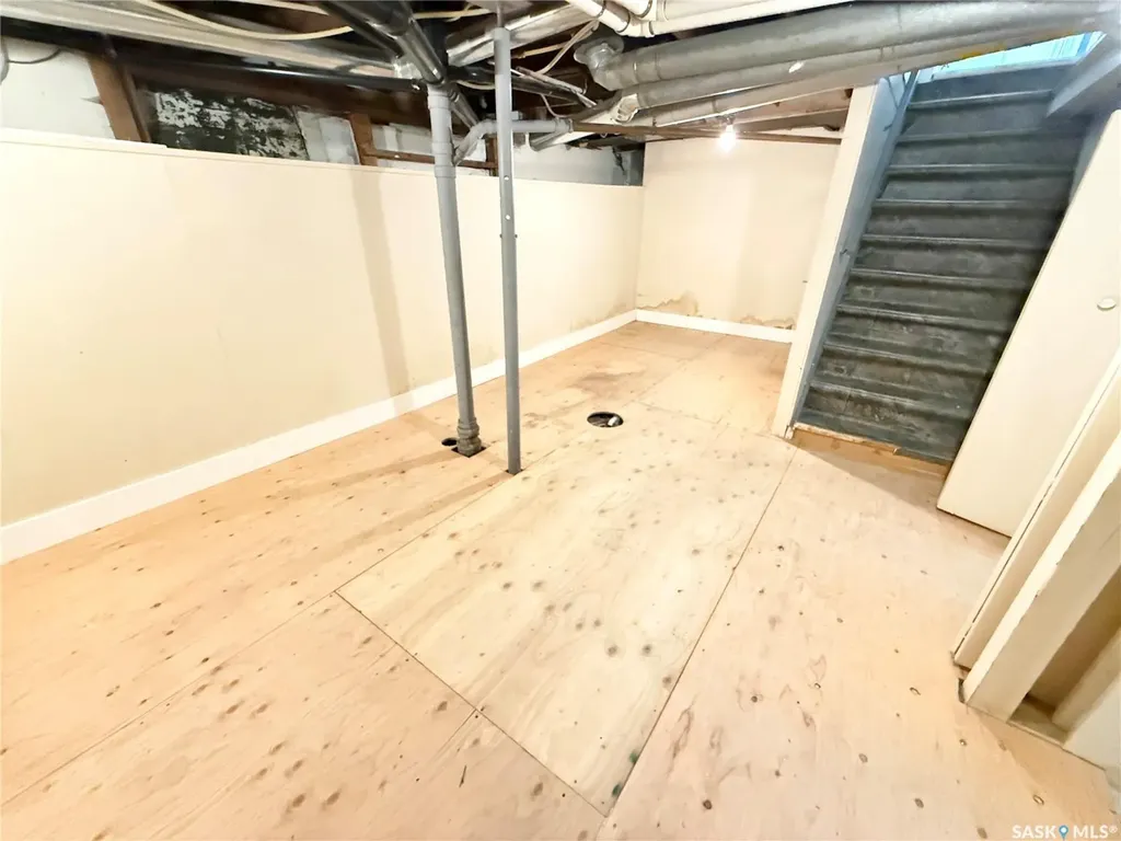 431 Qu'appelle Street Weyburn SK S4H 0R3