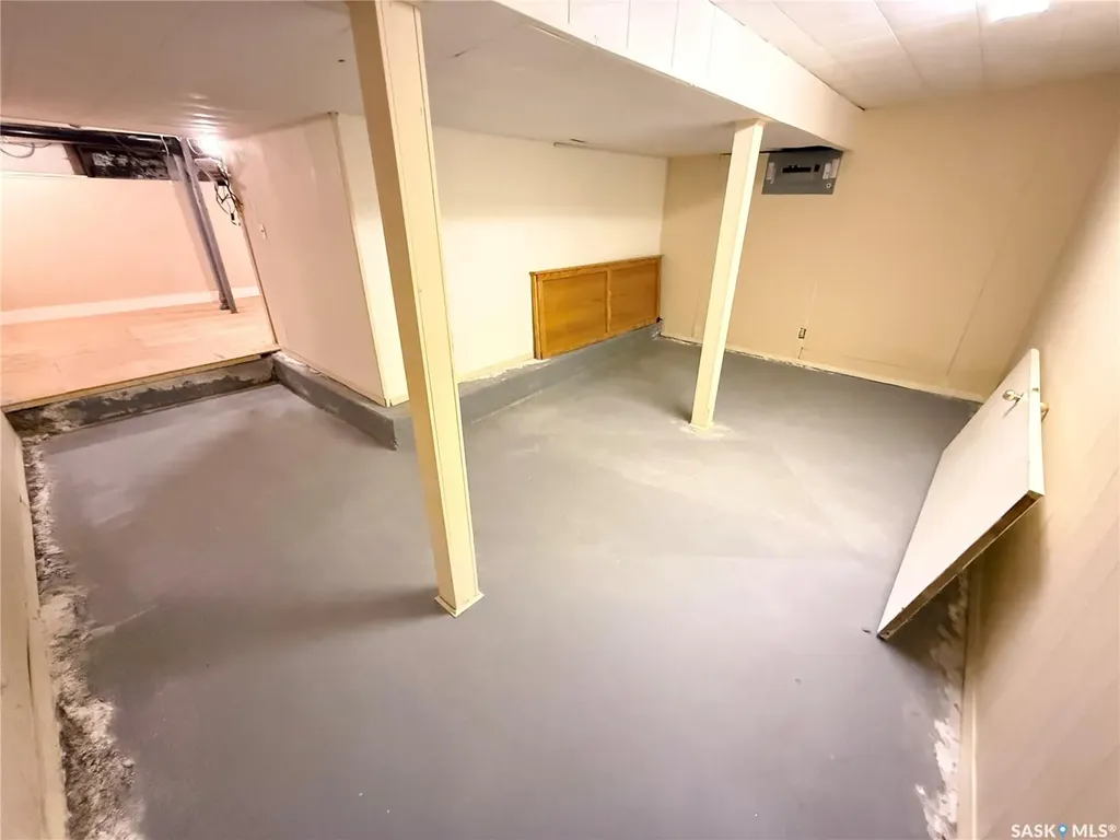 431 Qu'appelle Street Weyburn SK S4H 0R3