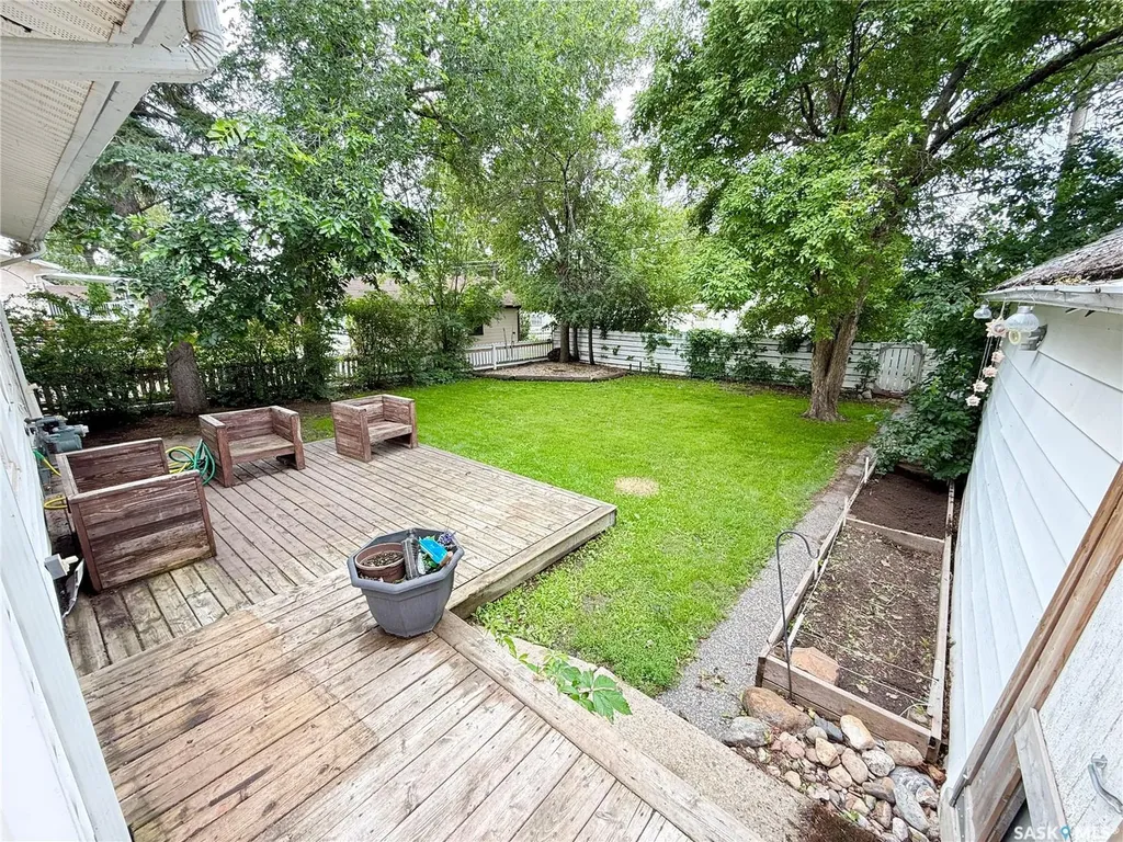 431 Qu'appelle Street Weyburn SK S4H 0R3
