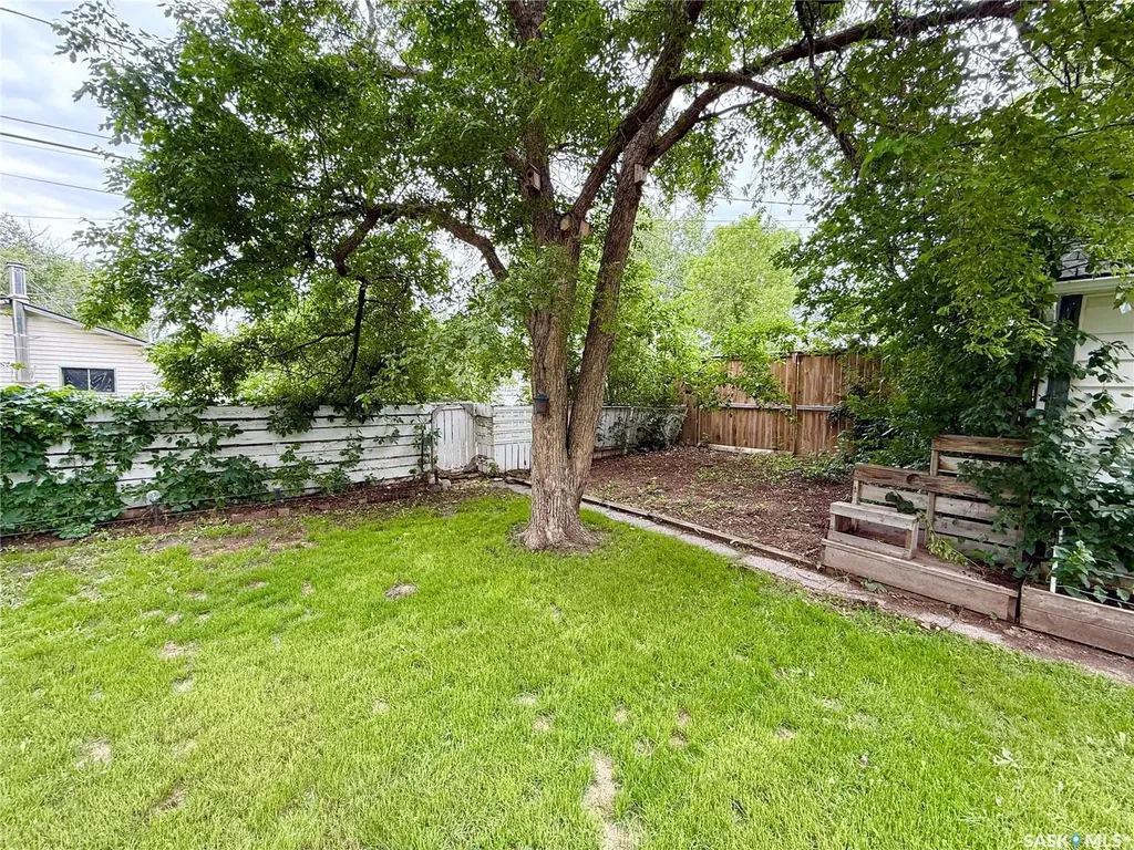 431 Qu'appelle Street Weyburn SK S4H 0R3