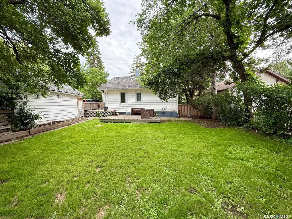 431 Qu'appelle Street Weyburn SK S4H 0R3