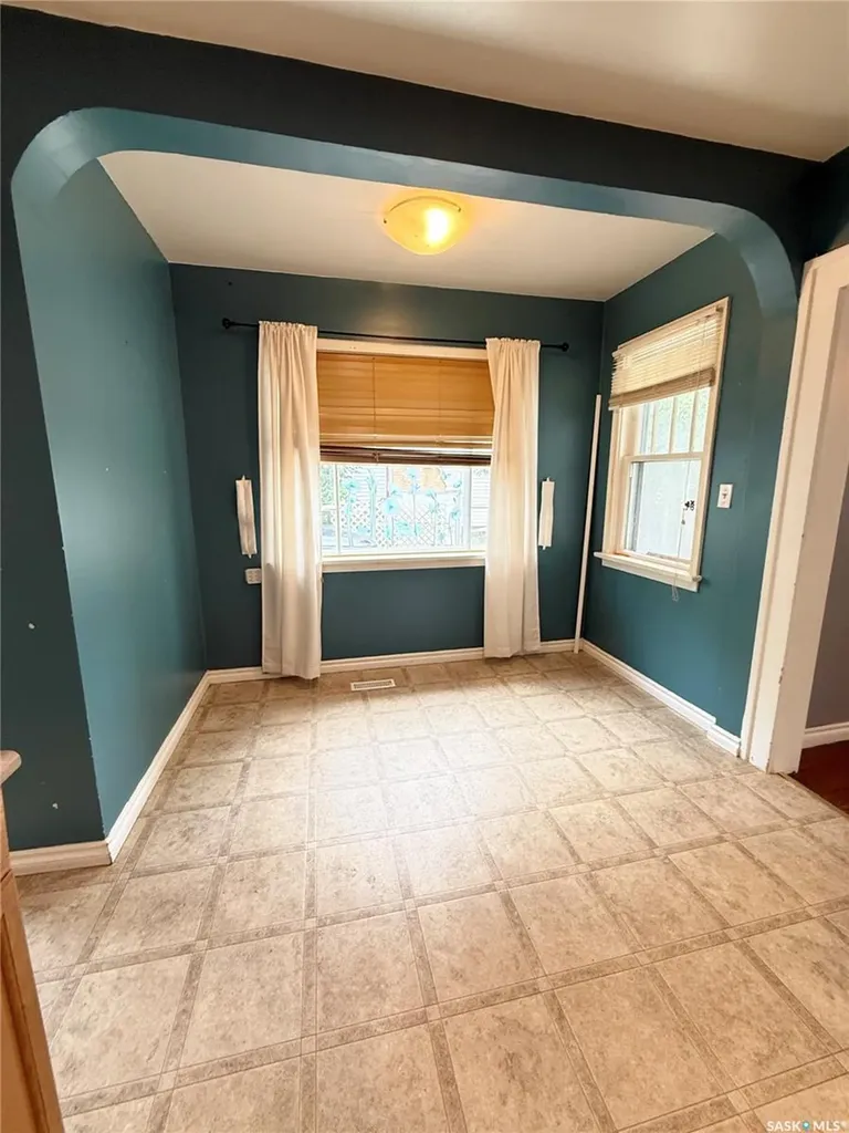 431 Qu'appelle Street Weyburn SK S4H 0R3