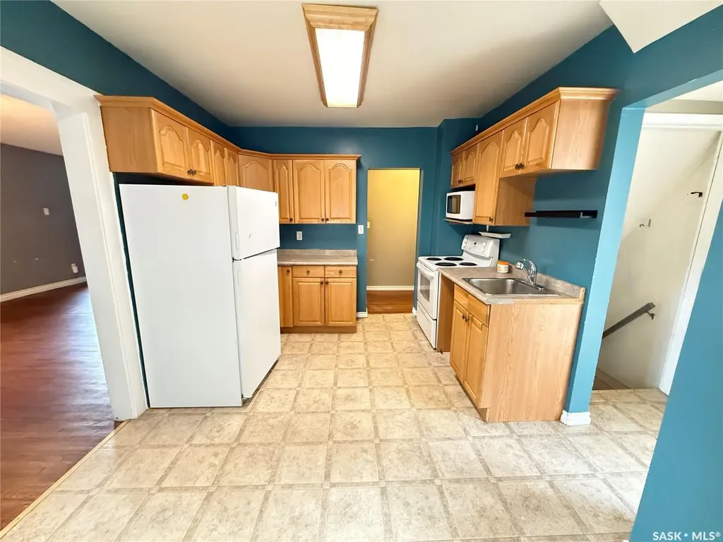 431 Qu'appelle Street Weyburn SK S4H 0R3