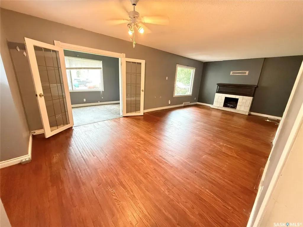 431 Qu'appelle Street Weyburn SK S4H 0R3