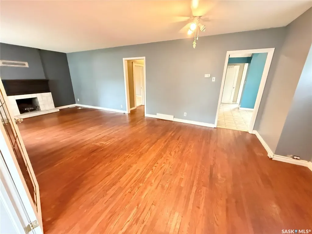 431 Qu'appelle Street Weyburn SK S4H 0R3