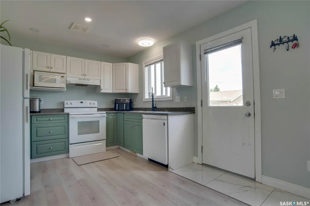 223 Rutherford Crescent Saskatoon SK S7N 4X5
